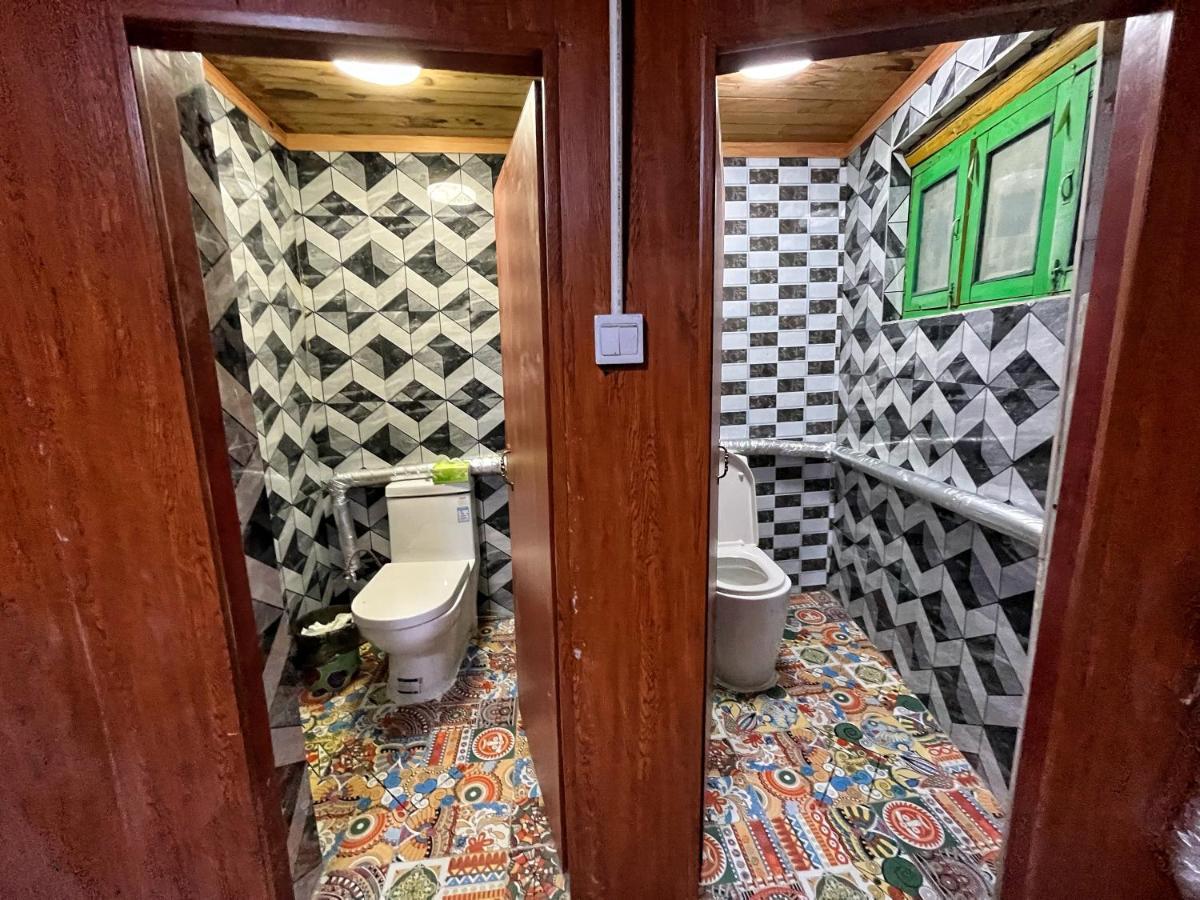 Tavern Hostel仁和客栈 Sangzsila Kültér fotó