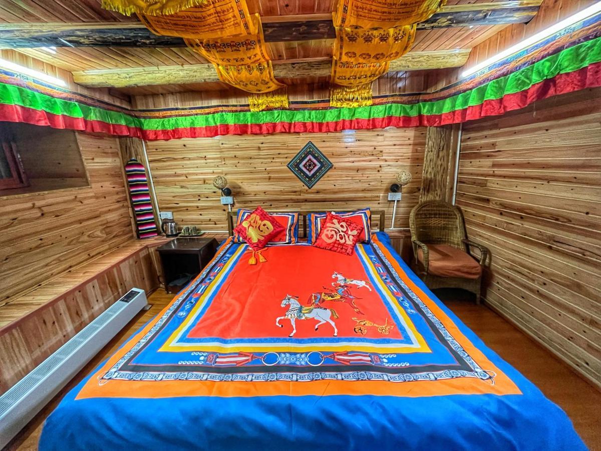 Tavern Hostel仁和客栈 Sangzsila Kültér fotó